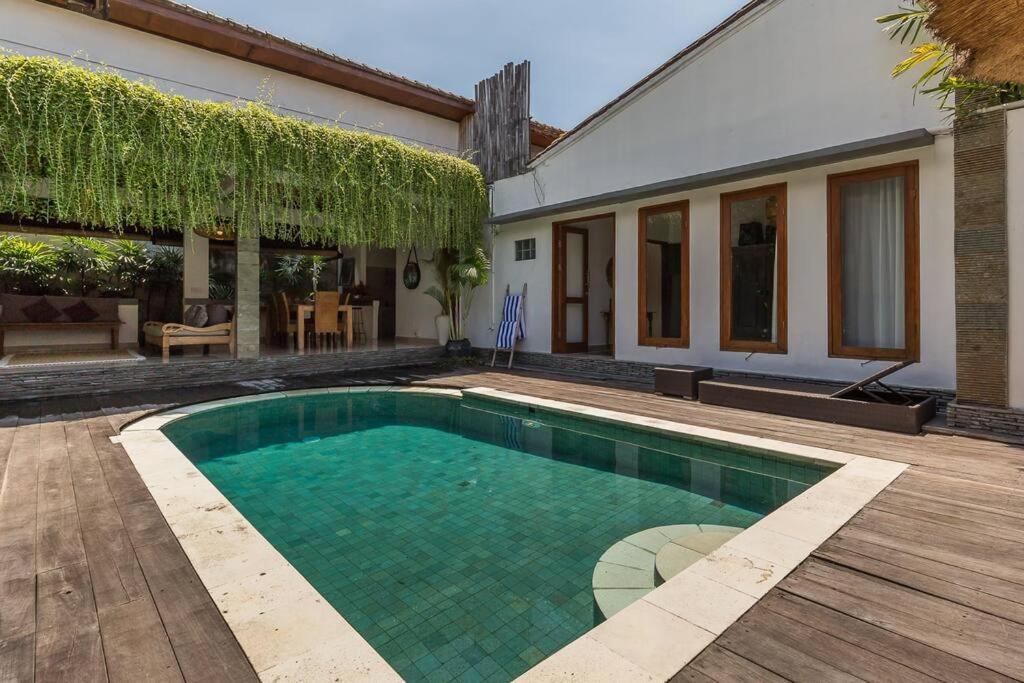 Pulesari 3 Bedrooms * Seminyak (Bali)