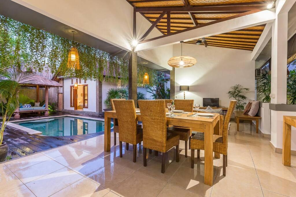 Villa Pulesari 3 Bedrooms Seminyak (Bali)